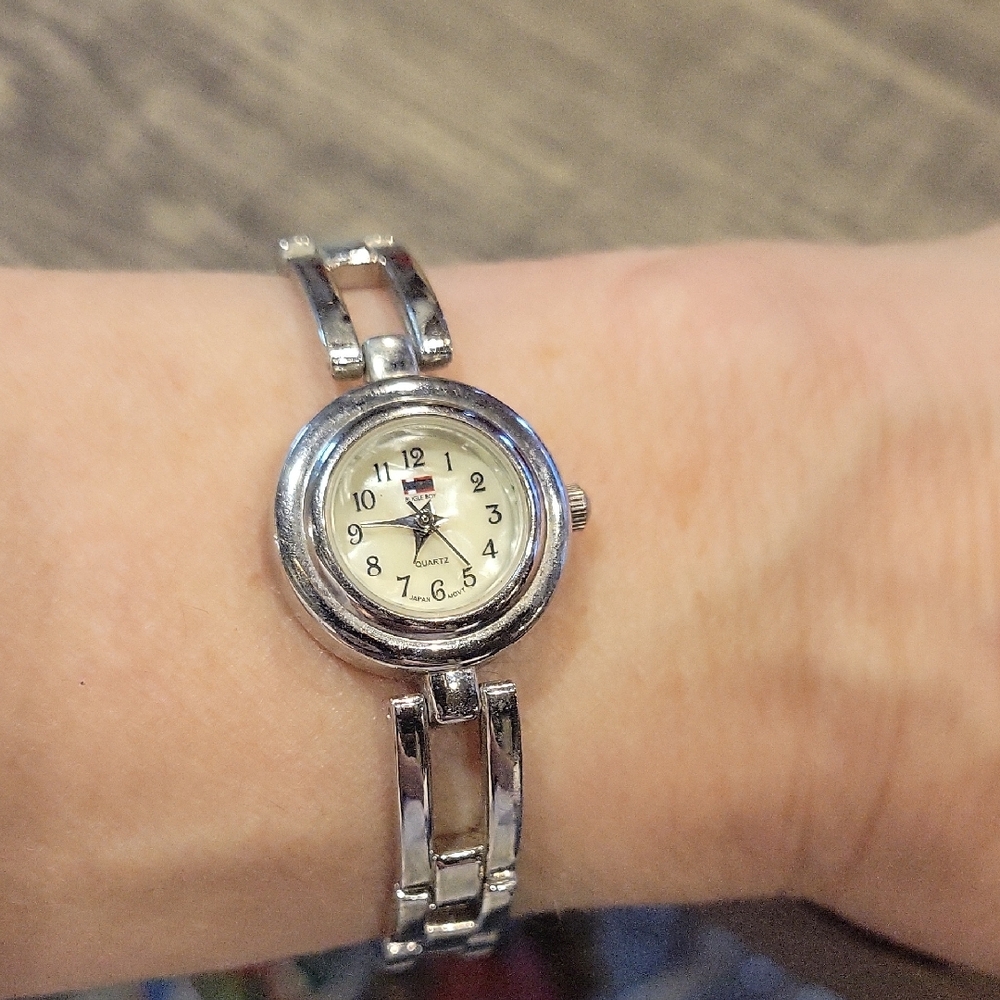 5 For 25.00/Vintage Silvertone/ Stainless Ladies Wristwatch/ Needs Battery